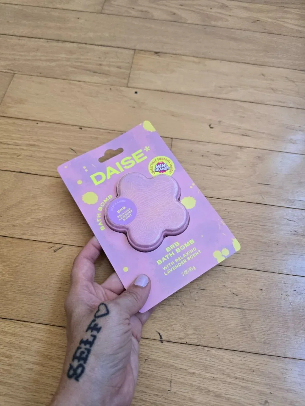 DAISE x Zuru Mini Brands | BRB Pink Flower Shaped Fizzy Bath Bomb